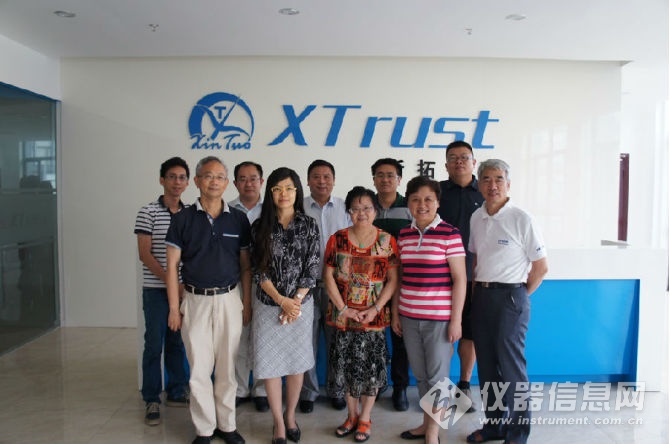 上海科委携专家代表团成功验收空气采样器研制