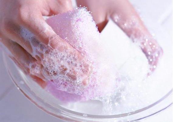 液体洗涤剂防粘附润滑涂层制备与性能研究
