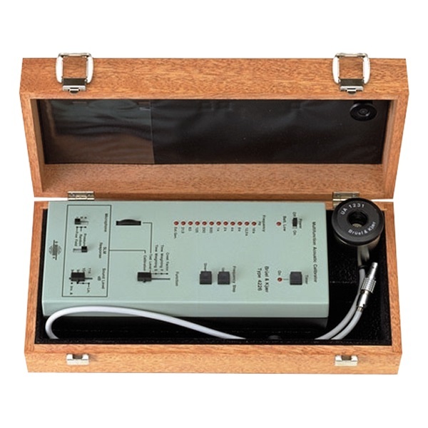 【声学校准器】B&K 4226型多功能声校准器