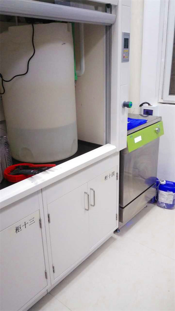 实验室洗瓶机拥有专业设计的功能与系统