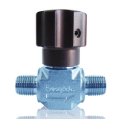 Coated 1/4&#8243; Swagelok MNPT to 1/4&#8243; MNPT