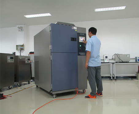 柳沁科技?科研院材料冷热冲击箱LQ-TS-50