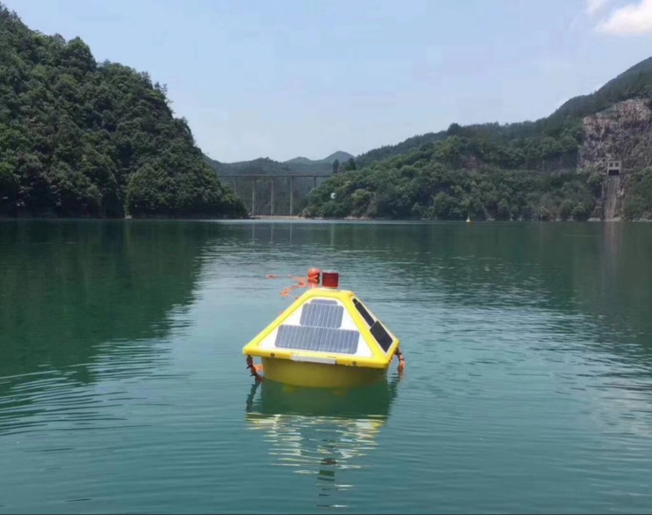 厦门精川助力河长制专用河道水质监测浮标