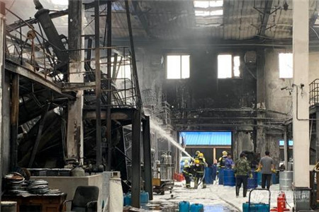 哈尔滨一工业催化中心中试车间发生爆燃 实验室安全的警钟再次敲响