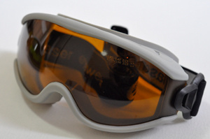 希德SD-4 shield&#8482;    宽光谱连续吸收式激光防护眼镜