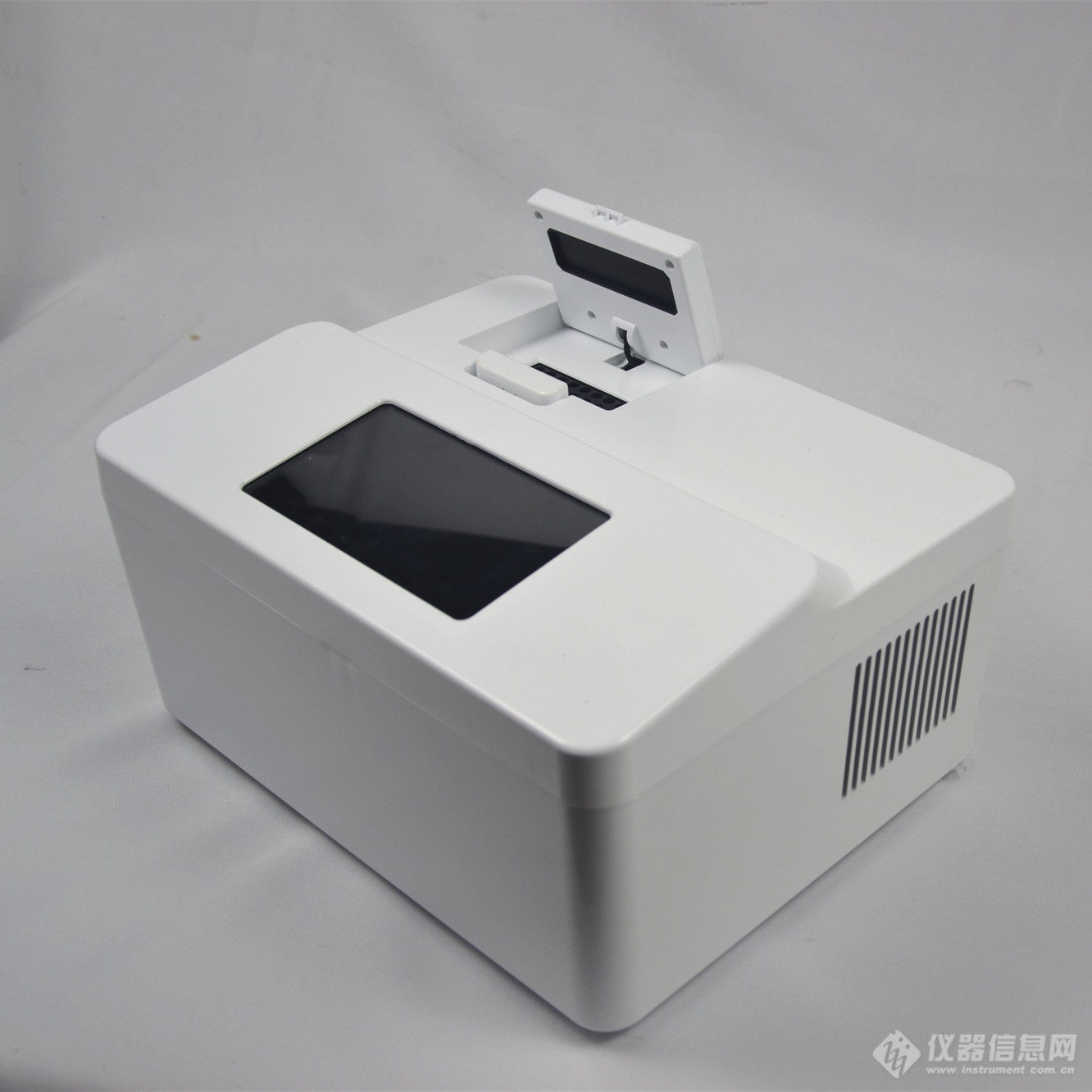 d7851b9d-c3da-4e68-95d3-165fc865c8d0.jpg