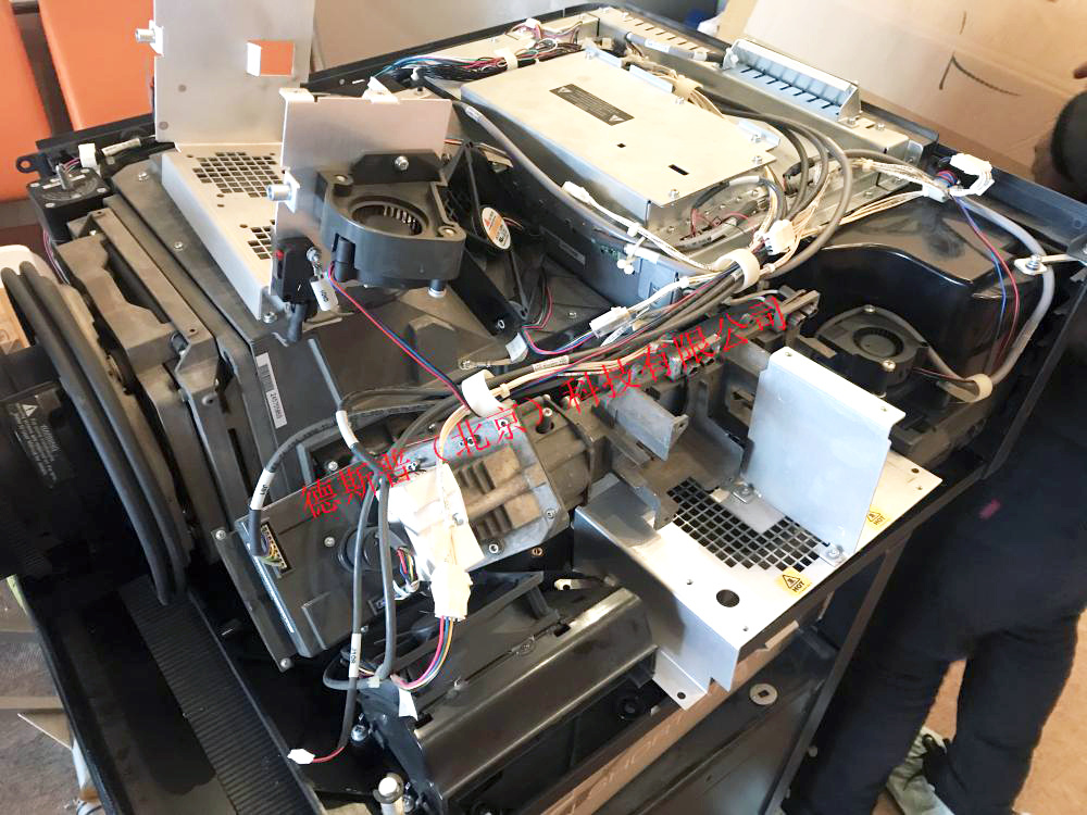 巴可投影机FLM-R22+故障维修引擎保养服务站