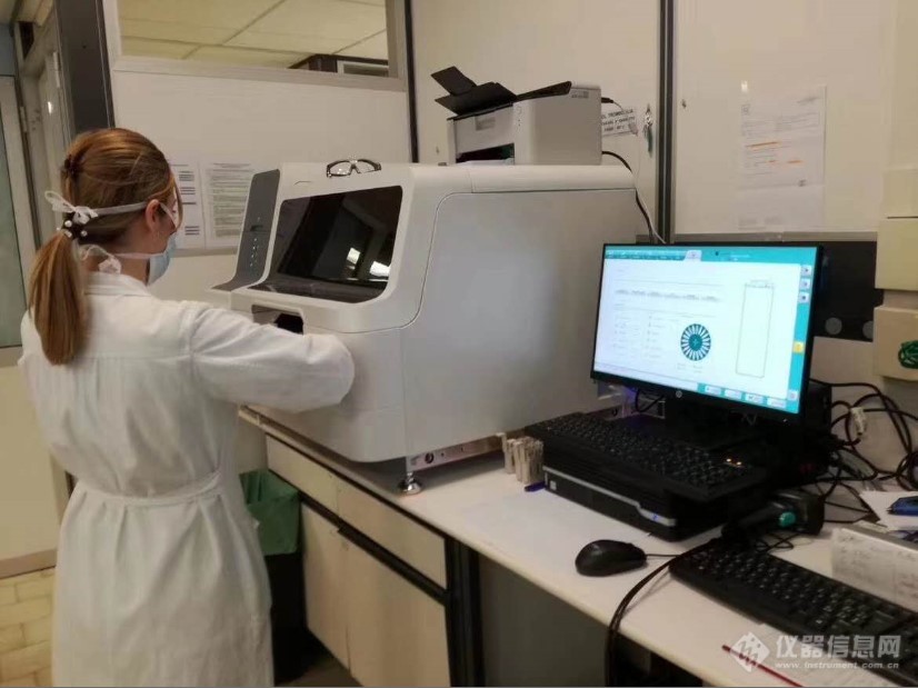配备Thomas泵的中国智造免疫分析仪在德国实验室.jpg
