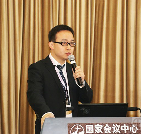 尹宏瑞，毕业于武汉大学，于2011年开始供职于岛津企业管理（中国）有限公司，长期从事LC/LCMS产品技术支持和市场推广工作，对液相色谱及相关检测技术经验丰富。