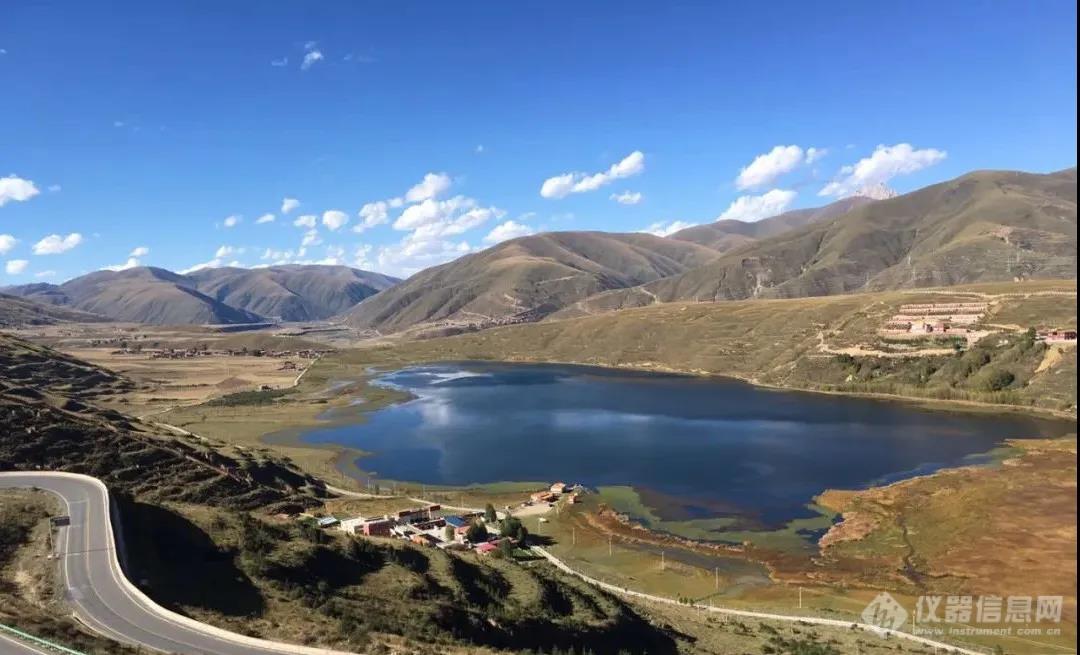 四川甘孜藏族自治州风景图