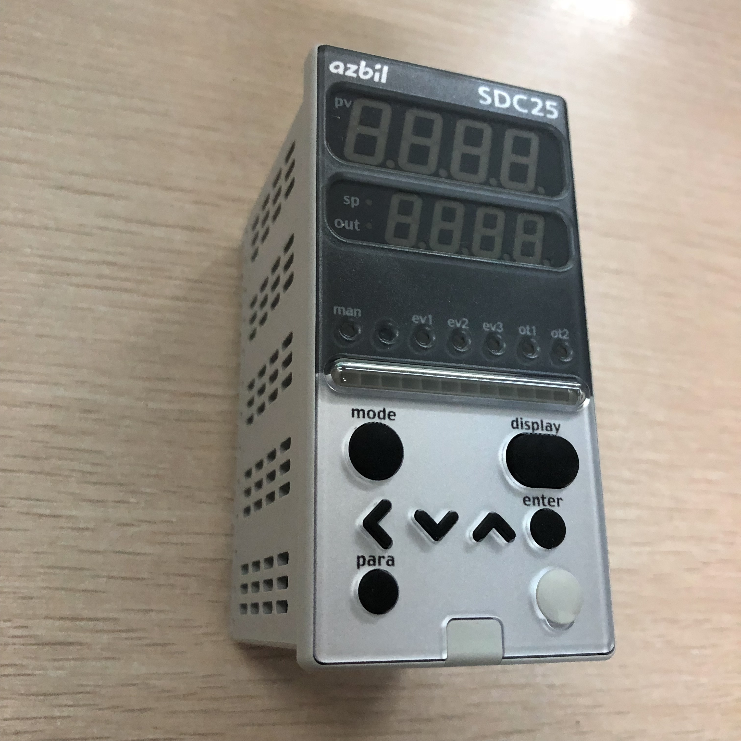 山武azbil-C25TR0UA1000-温度控制器