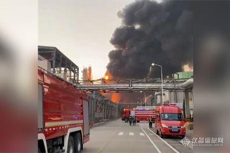 突发：南京一化工厂发生爆炸