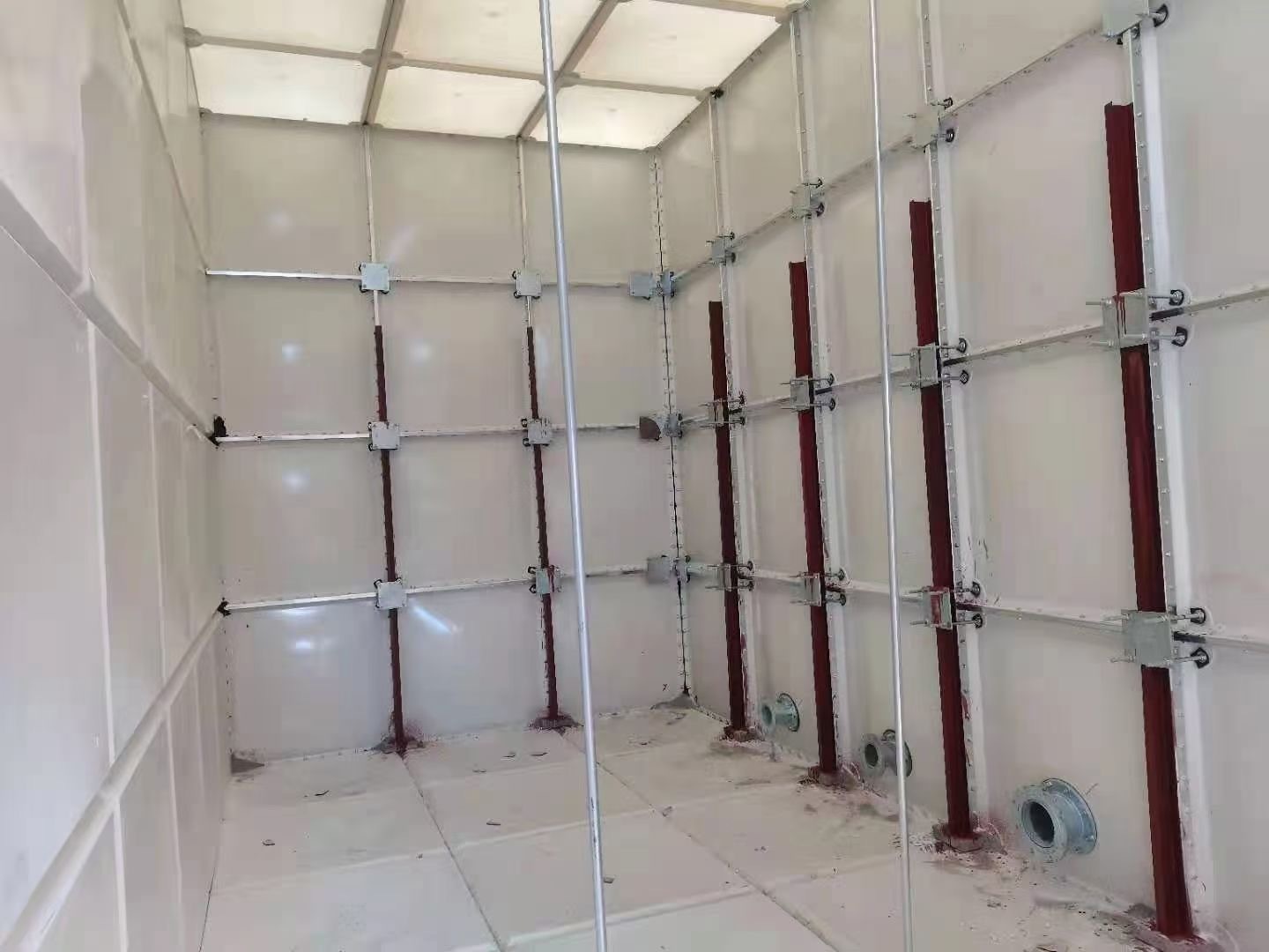 供应新型玻璃钢组合水箱 玻璃钢消防水箱