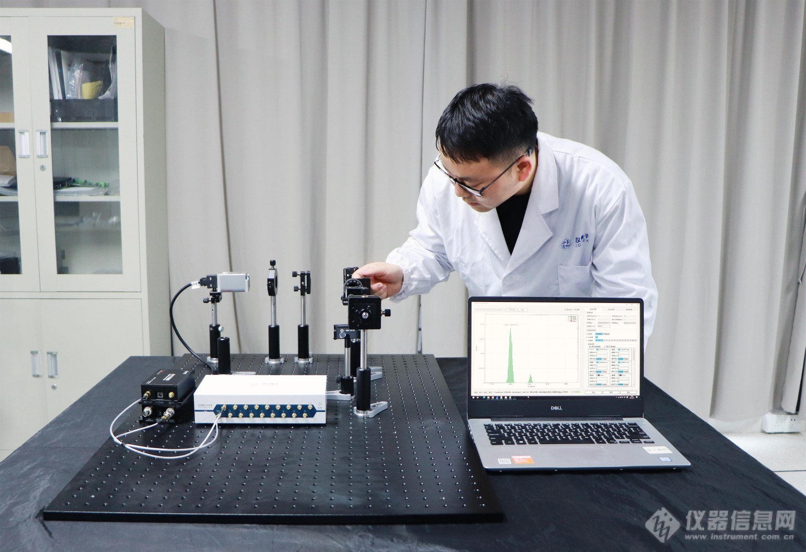 金刚石量子计算教学机，助力高校推进量子信息学科建设