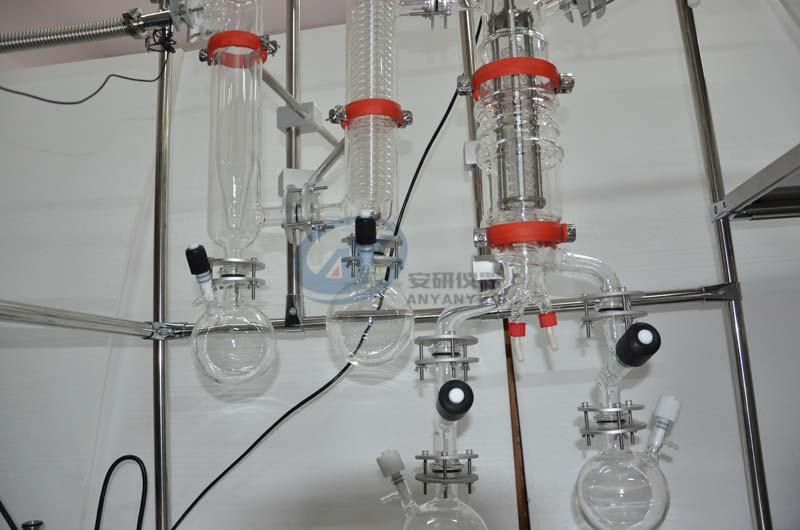 薄膜蒸发器AYAN-B100适用于易氧化物料分离蒸发器