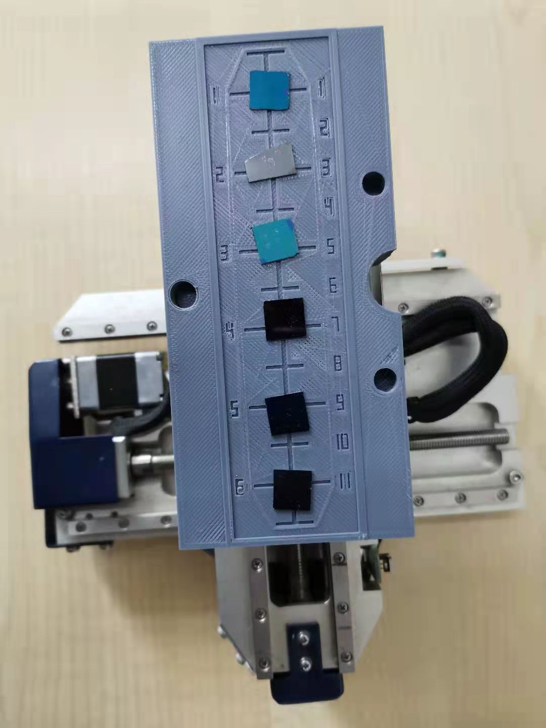 X射线衍射仪用多位薄膜样品架