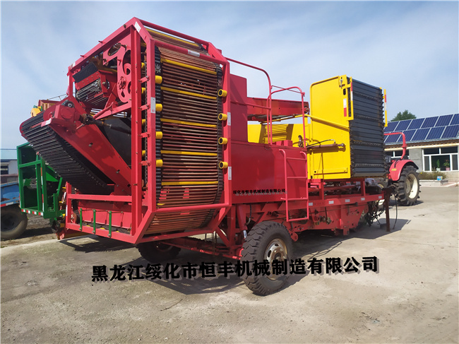 黑龙江哈尔滨恒丰牌4U-2 1550-2型土豆挖掘机
