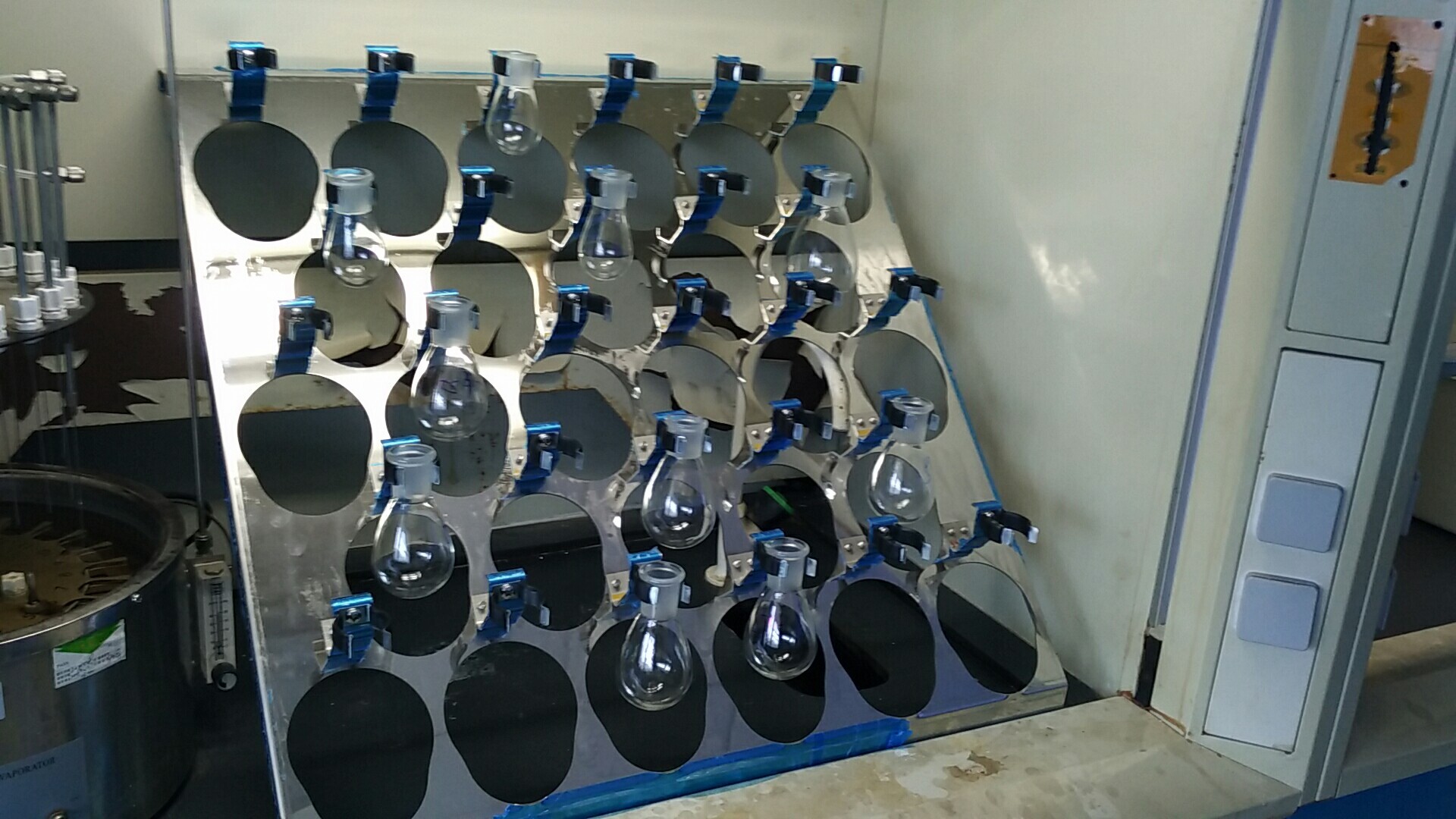 上海港岸旋蒸瓶容量瓶三角瓶收纳晾干固定支架rack