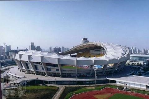 上海八万人体育场.jpg