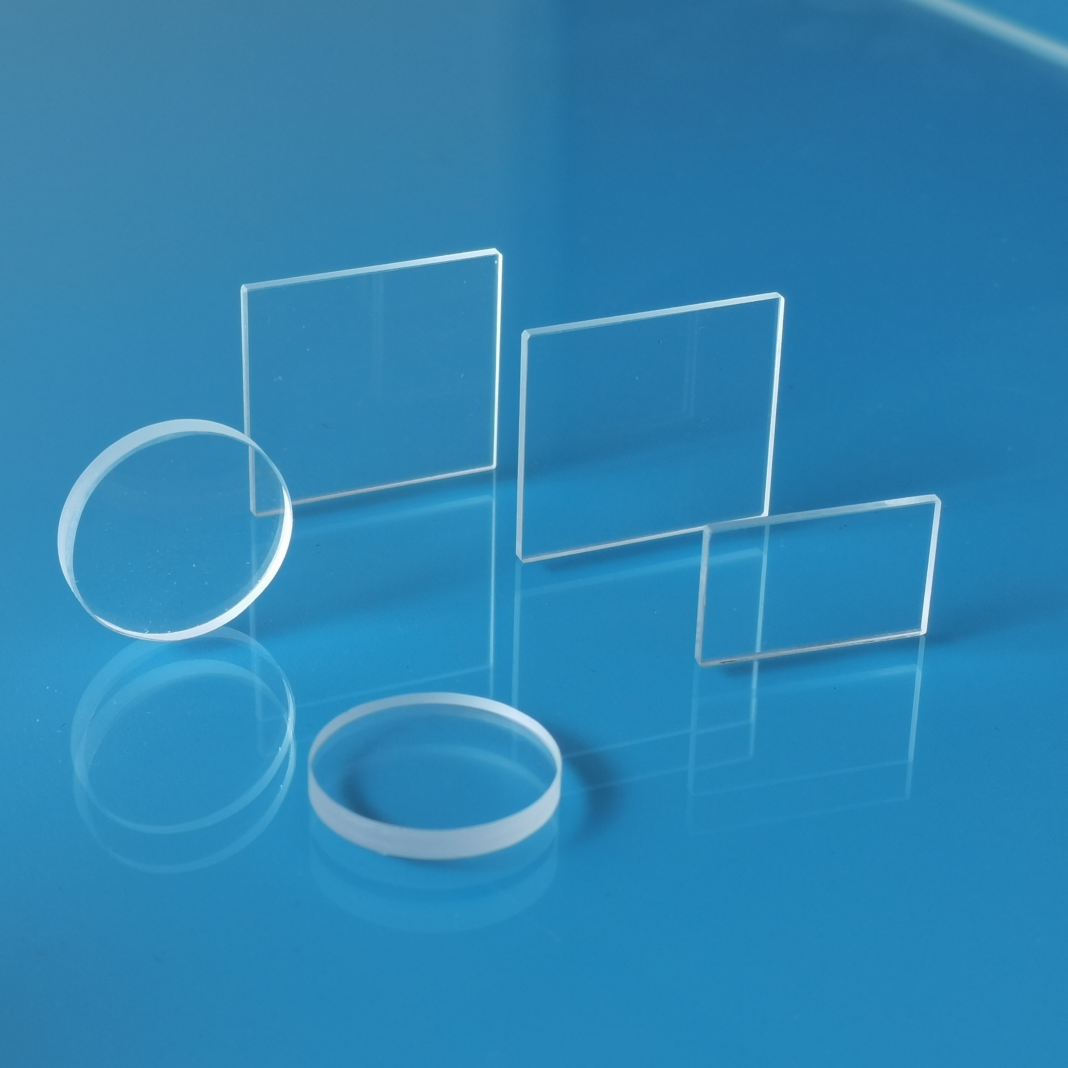 供应高透光石英玻璃JGS1高纯度耐高温石英玻璃圆片方片视窗玻璃片加工厂家