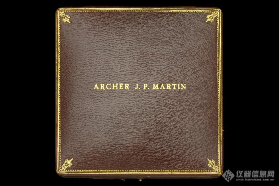 523415_archermartinpleasecreditnoonans8_274553.jpg