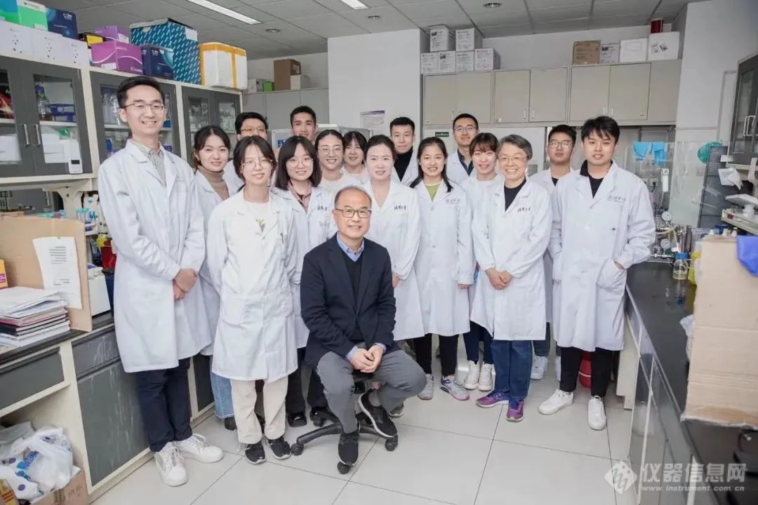 清华大学第一附属医院联手校内专家团队成功救治感染新冠罕见病患者