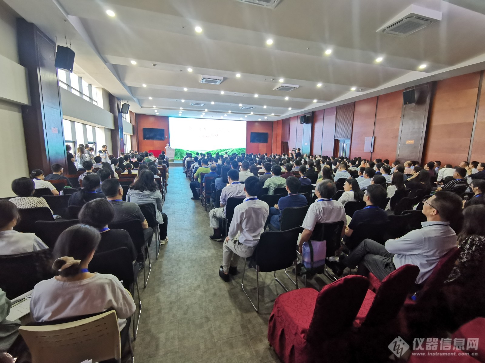 共创生物医药色谱质谱新时代 第十四届全国生物医药色谱质谱及相关技术学术交流会开幕