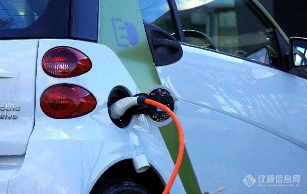 鋰電池2Electric-car-being-charged.jpeg