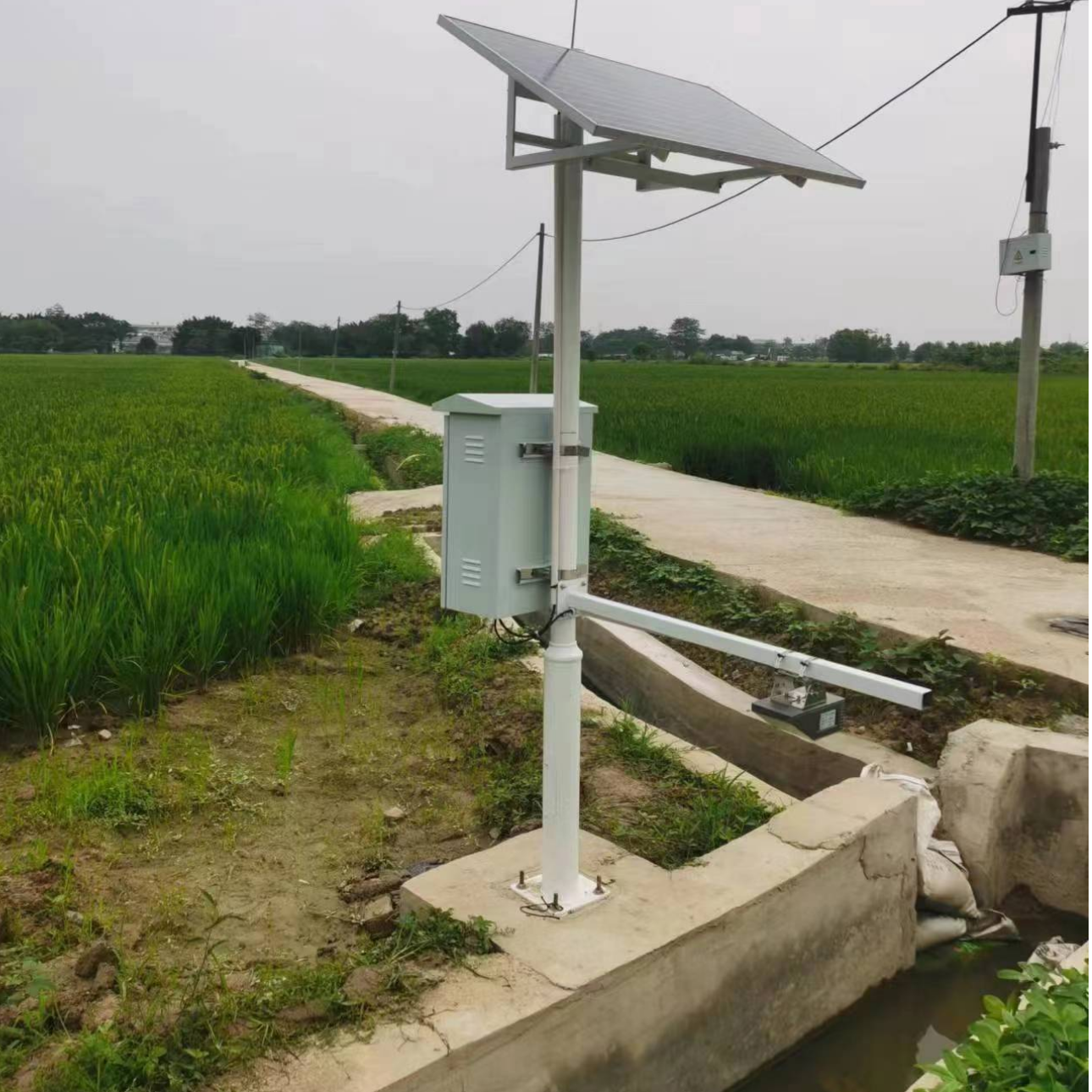 农田灌渠灌道雷达式水文流量监测设备 非接触、安全低损、少维护