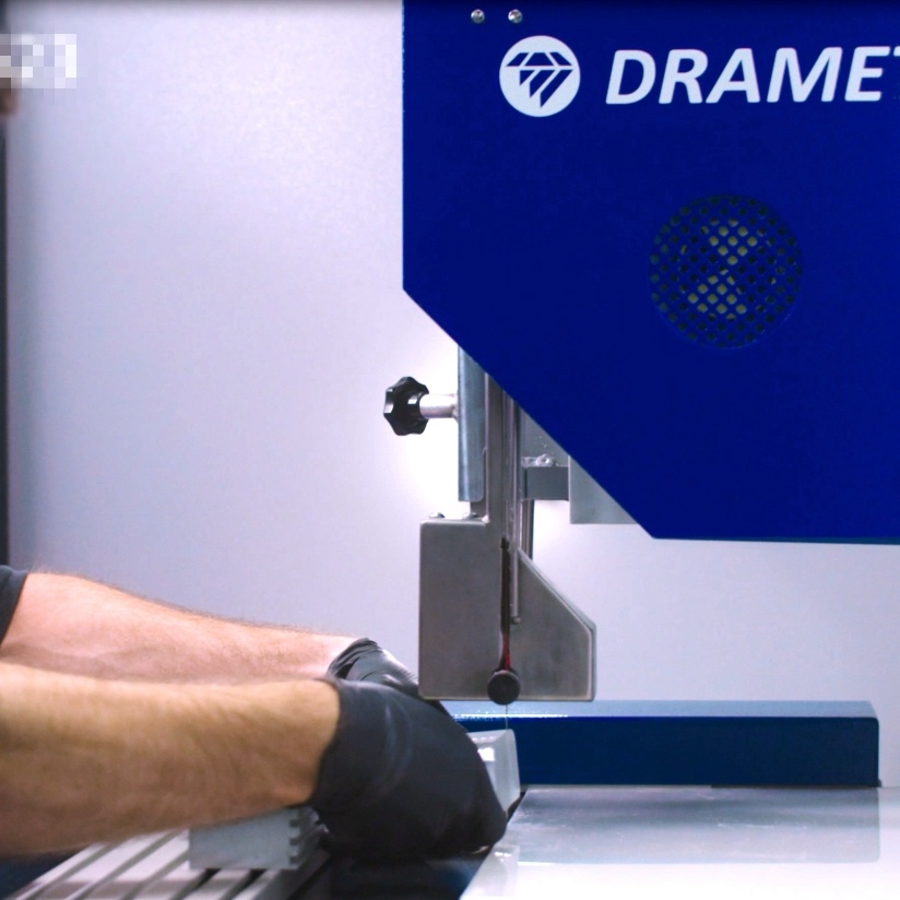 DRAMET BS422-FY 双轴数控带锯式切割机