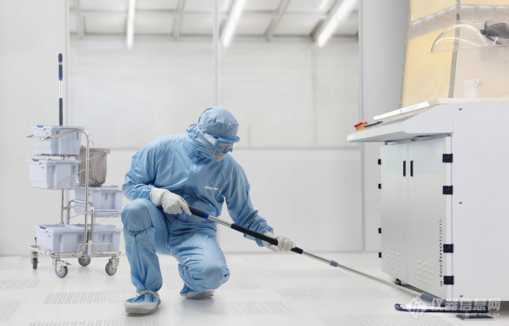 Cleanroom-Cleaning-system-MicronSwep-YUkwOHc1RnZheXVSaG1MdVdicngrbmVvbEtJPQ2-1030x661.jpg