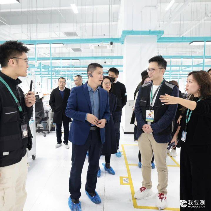 参观了得物鉴别实验室.jpg 参观了得物鉴别实验室.jpg