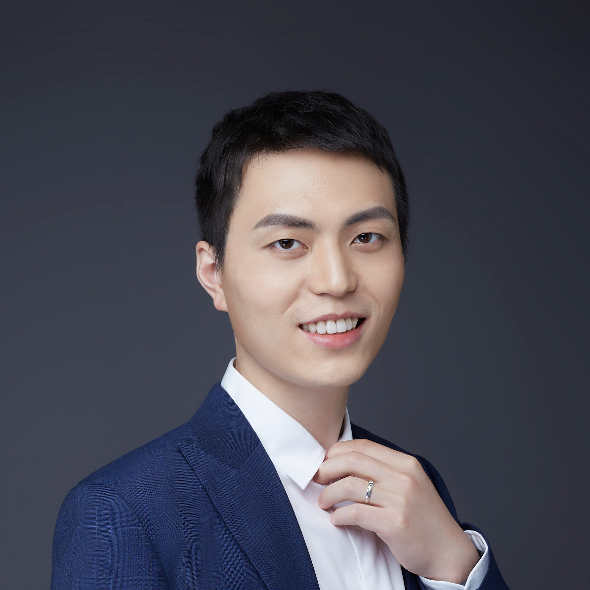 梁令