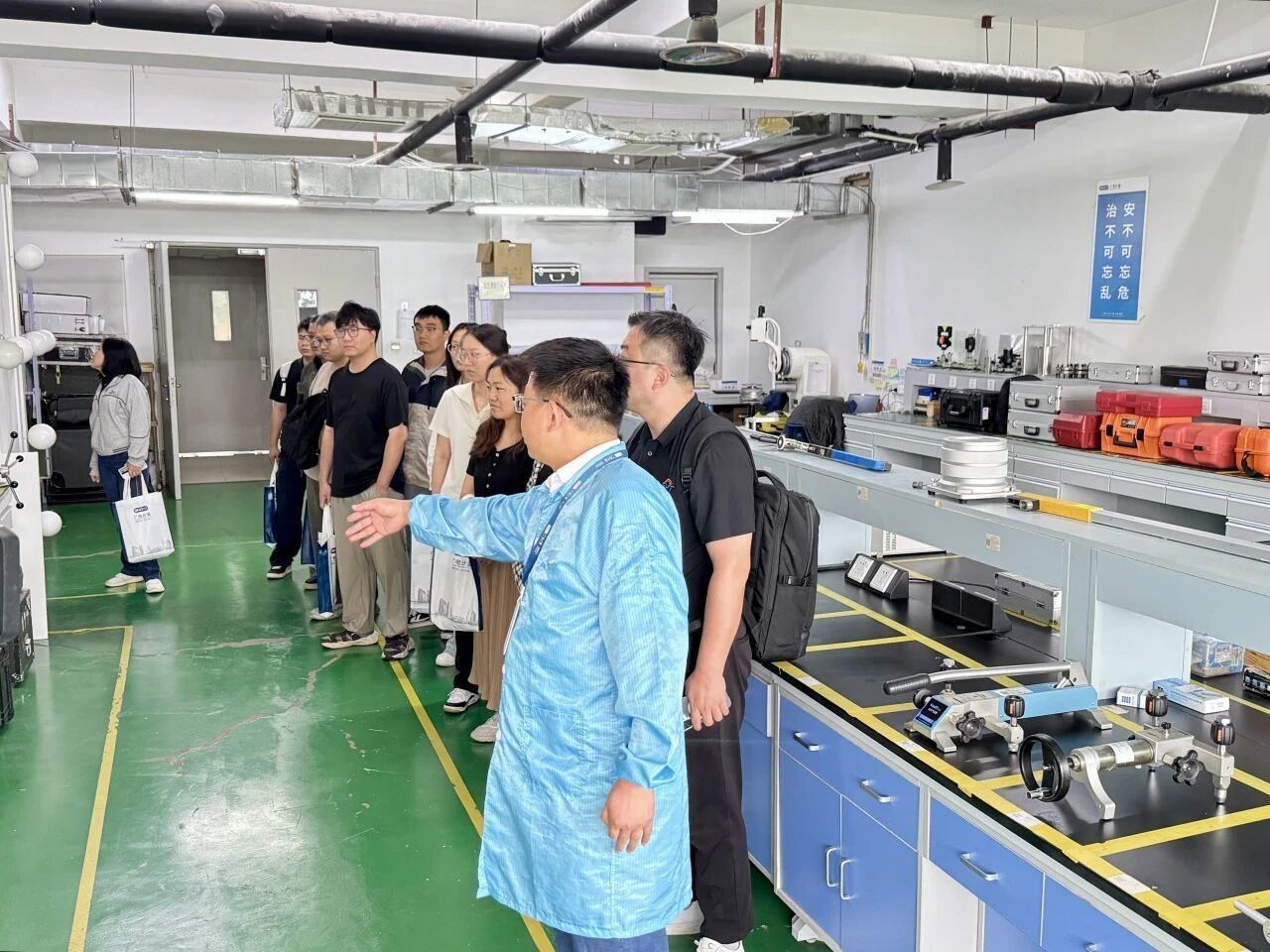 天津广电计量实验室开放参观.jpg 天津广电计量实验室开放参观.jpg