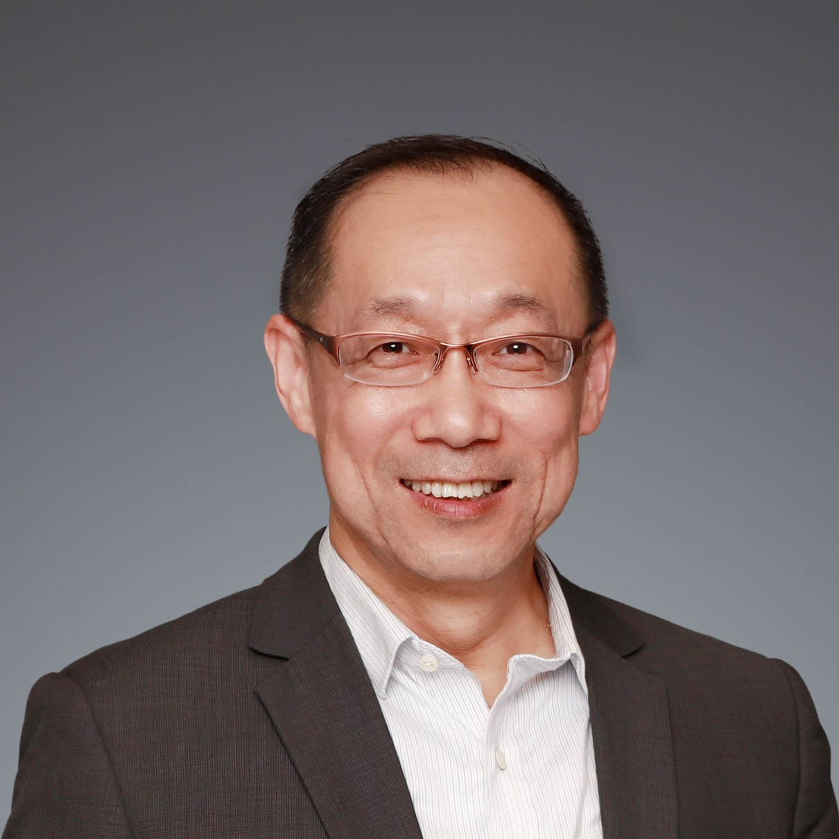 何峻