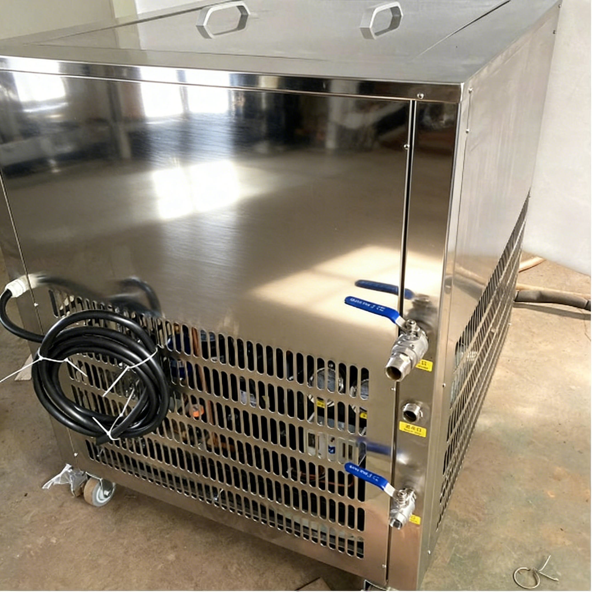 DM-0060 恒温水槽（按客户要求定制-大功率制冷+外循环）