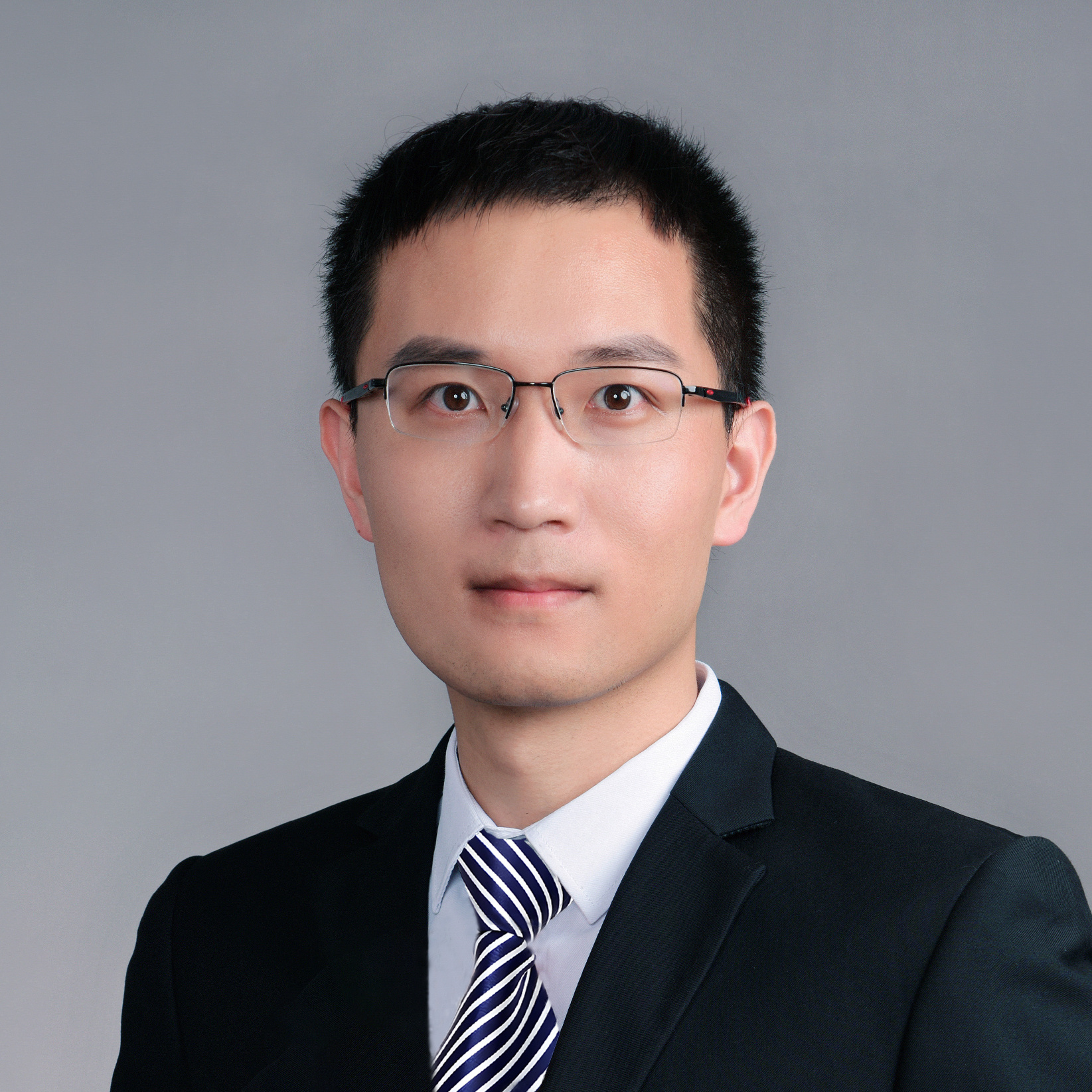 李依明